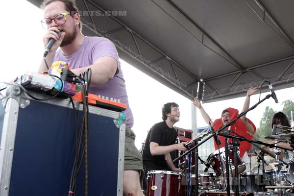 DAN DEACON AND THE ENSEMBLE - 2009-05-31 - PARIS - Parc de la Villette - 